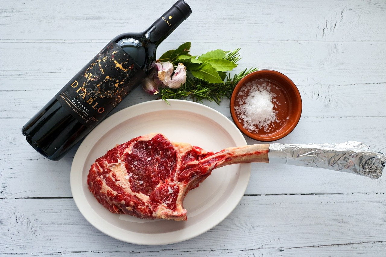 Red wine and red meat pairing